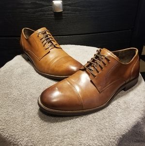 Dress shoes